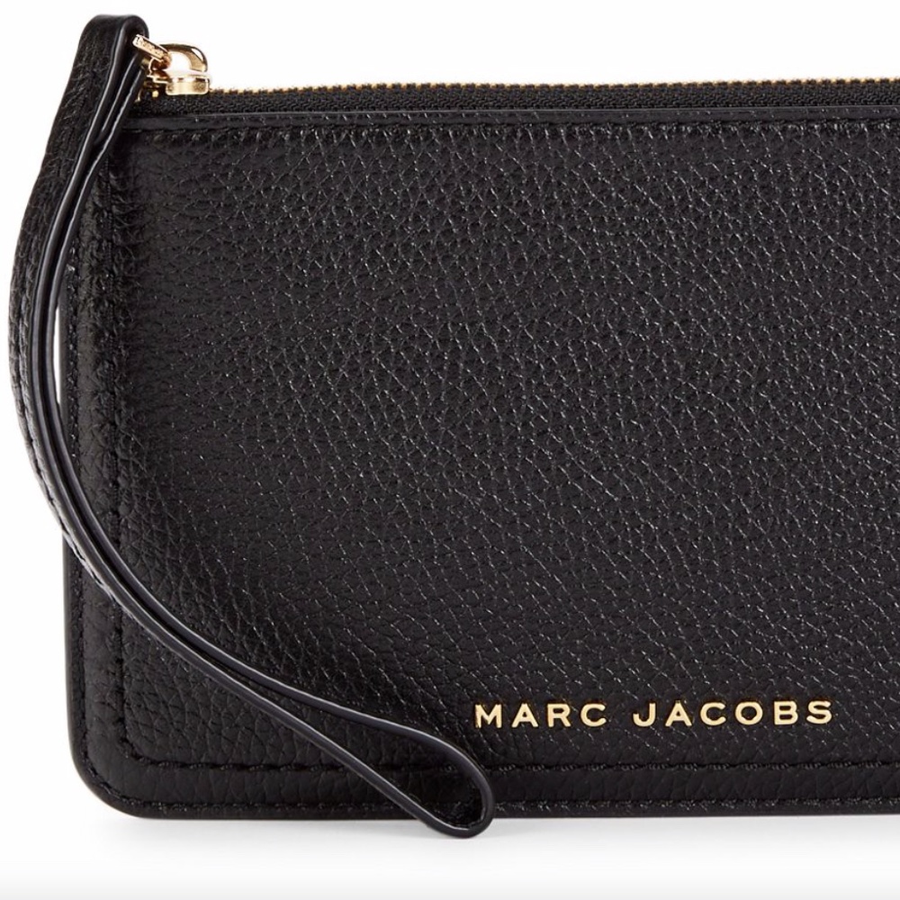 Marc Jacobs Black with Tag The Groove Grained Leather Wristlet Wallet
